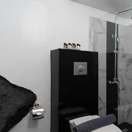 Mill New Elegant Aparthotel 4*