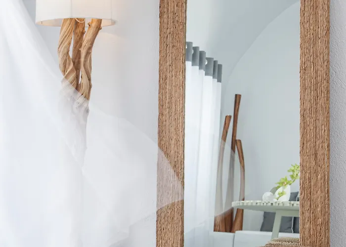 Aparthotel Mill New Elegant Fira (Santorini)