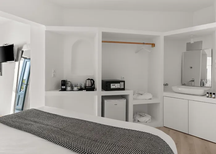 Mill New Elegant Aparthotel Fira (Santorini)