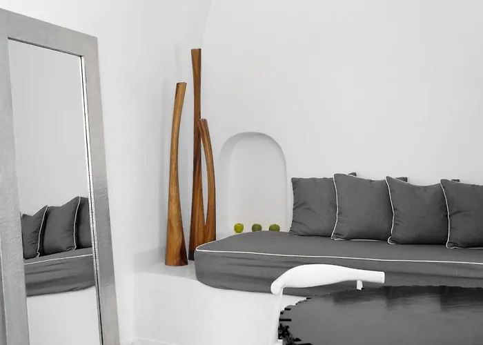 Mill New Elegant Aparthotel Fira (Santorini)