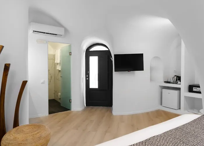 Mill New Elegant 4* Fira (Santorini)