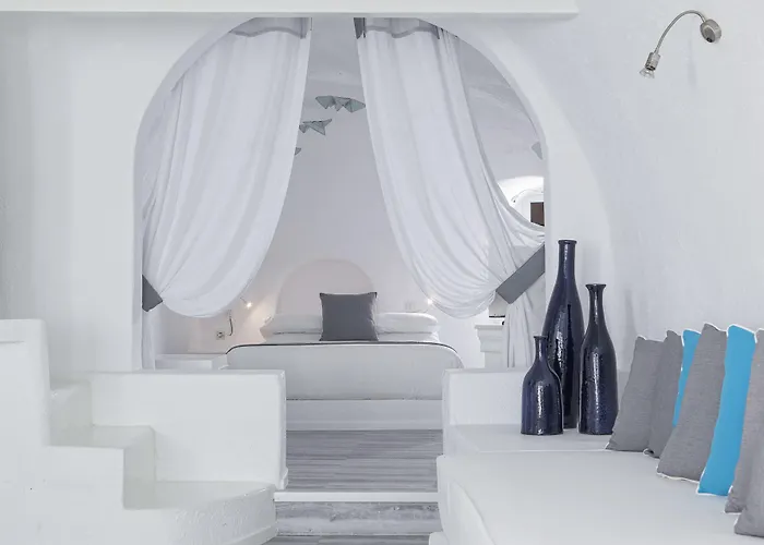 Mill New Elegant 4* Fira (Santorini)
