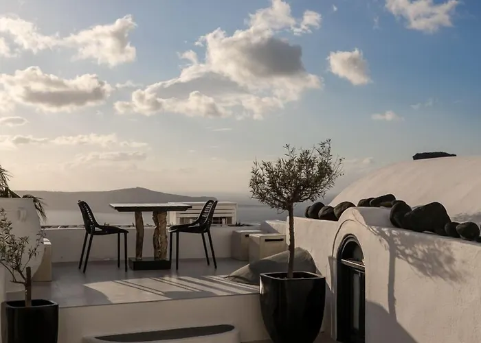 Mill New Elegant 4* Fira (Santorini)