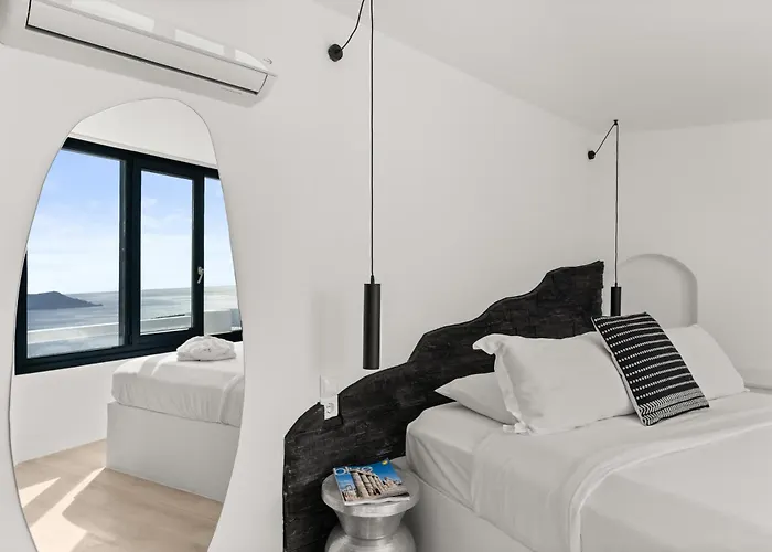 Mill New Elegant Aparthotel Fira (Santorini)